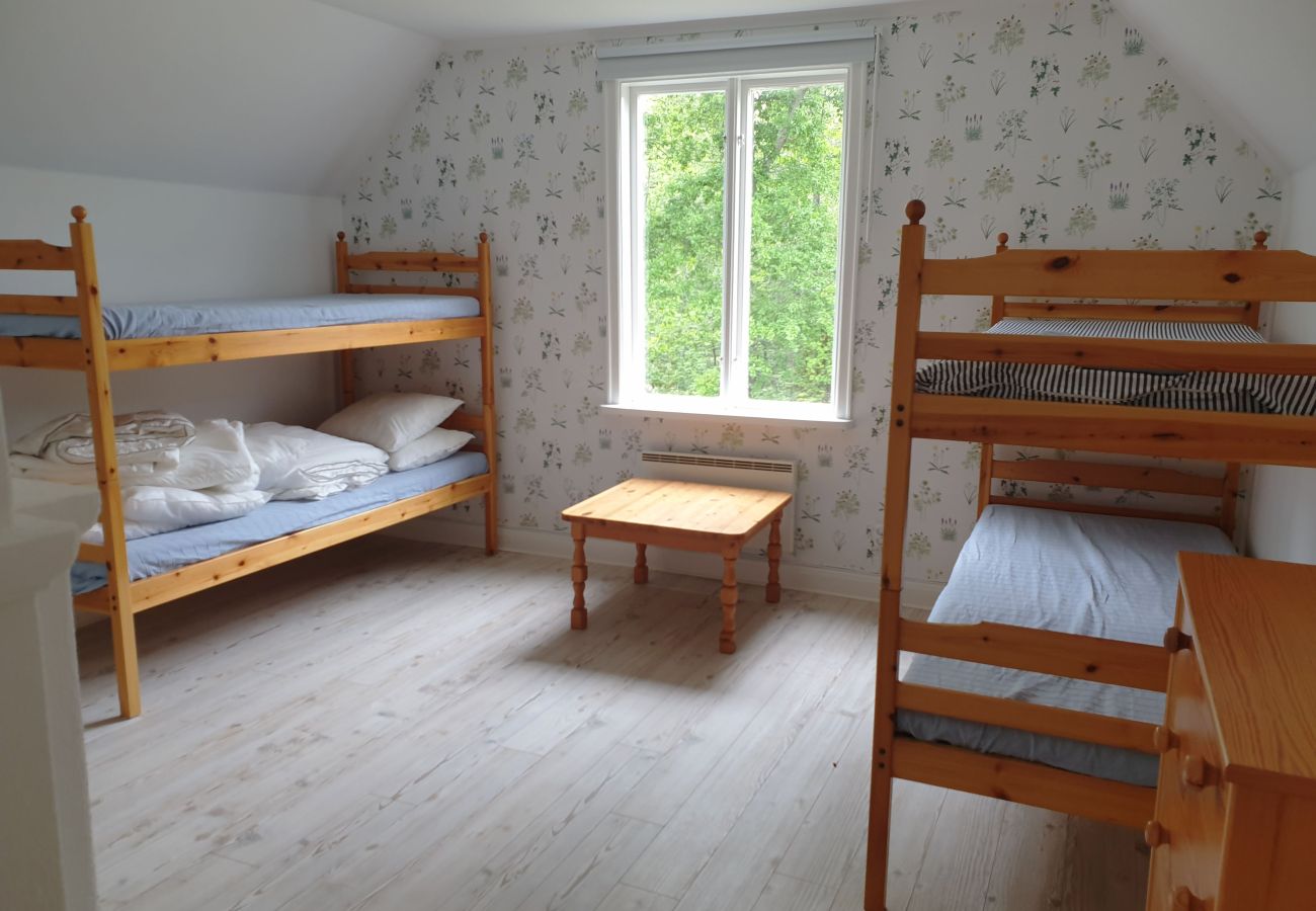 House in Oskarshamn - Charming house by Emån in Hälleforshult, Påskallavik | SE05074