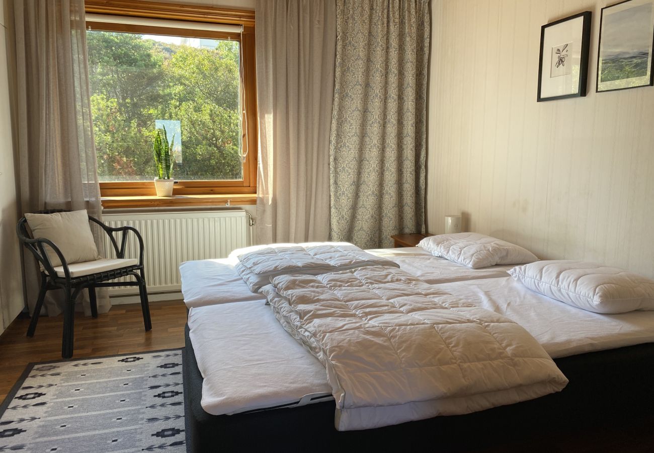 House in Rönnäng - Large villa with sea view in Rönnäng | SE09078