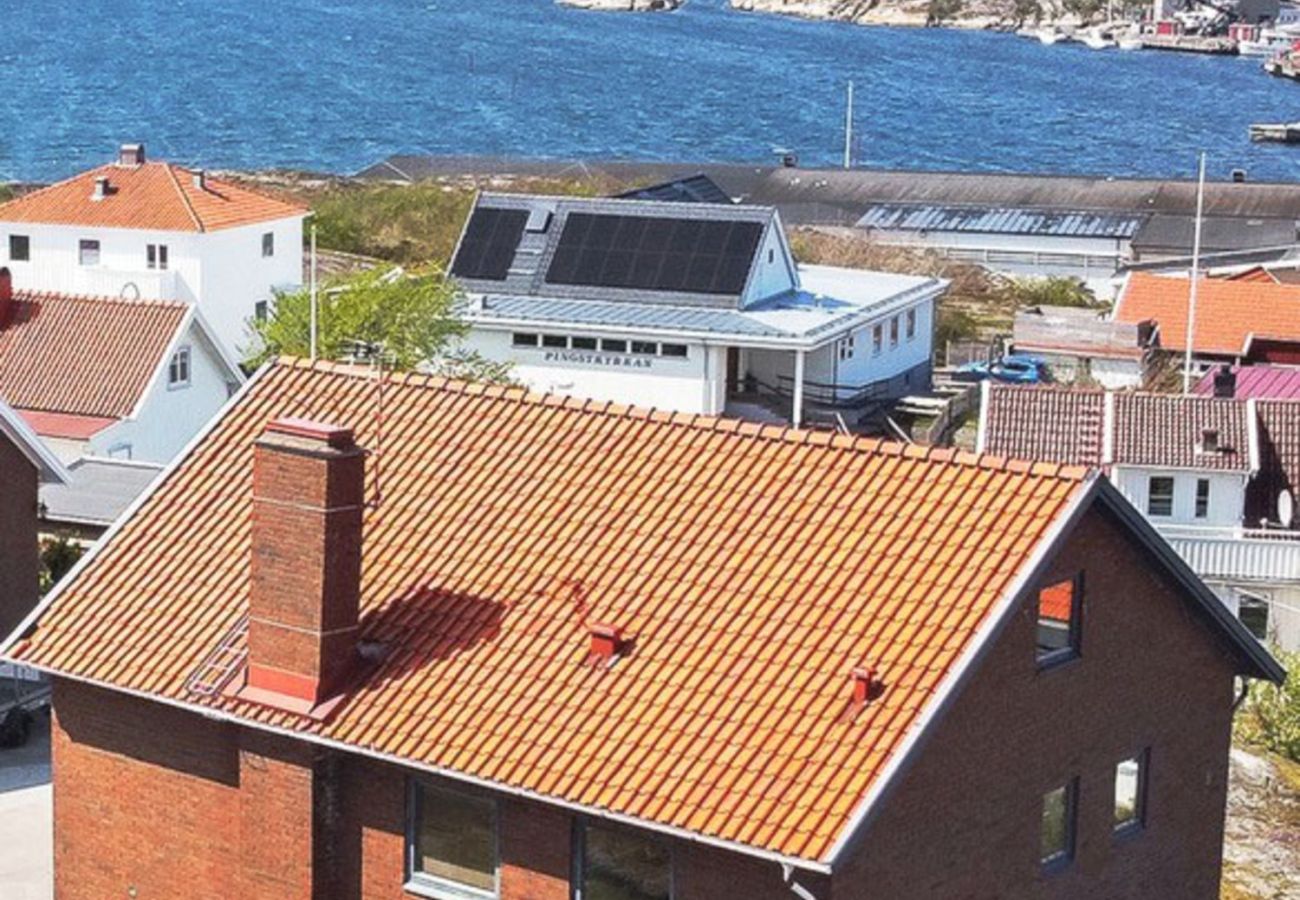 House in Rönnäng - Large villa with sea view in Rönnäng | SE09078