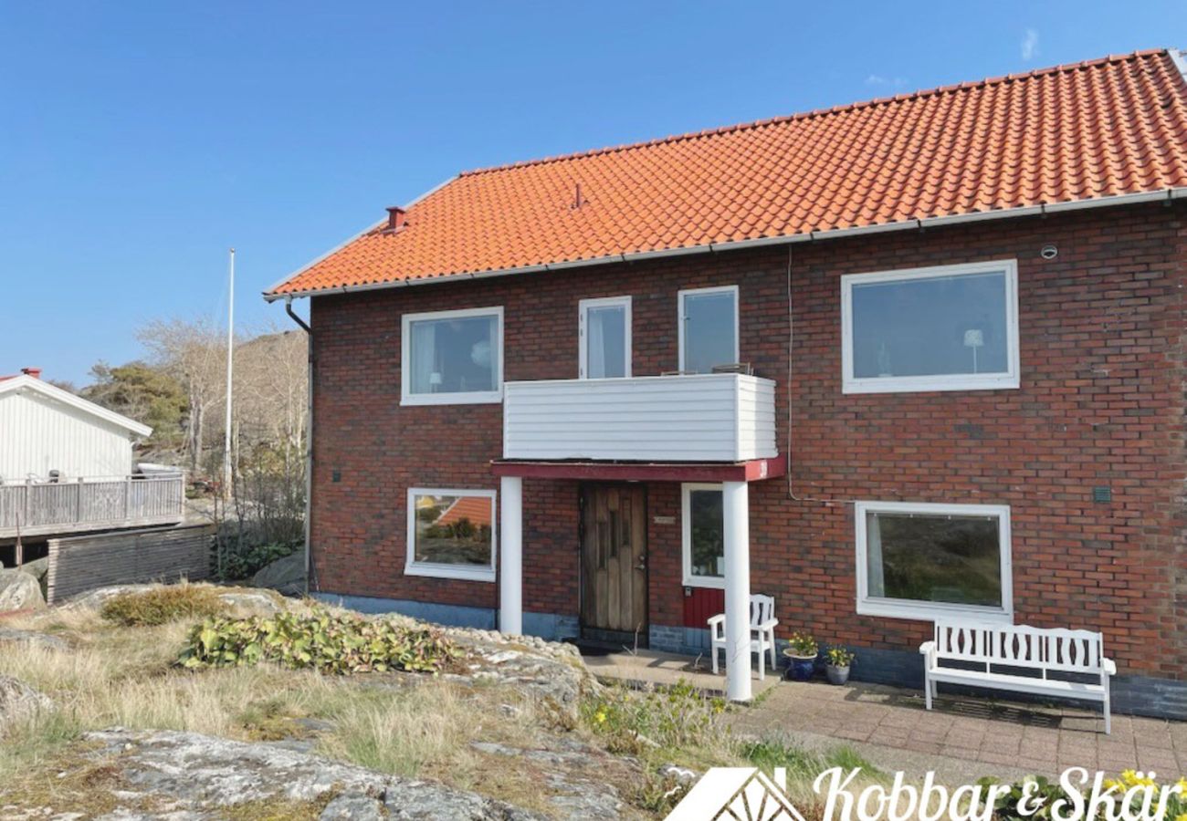 House in Rönnäng - Large villa with sea view in Rönnäng | SE09078
