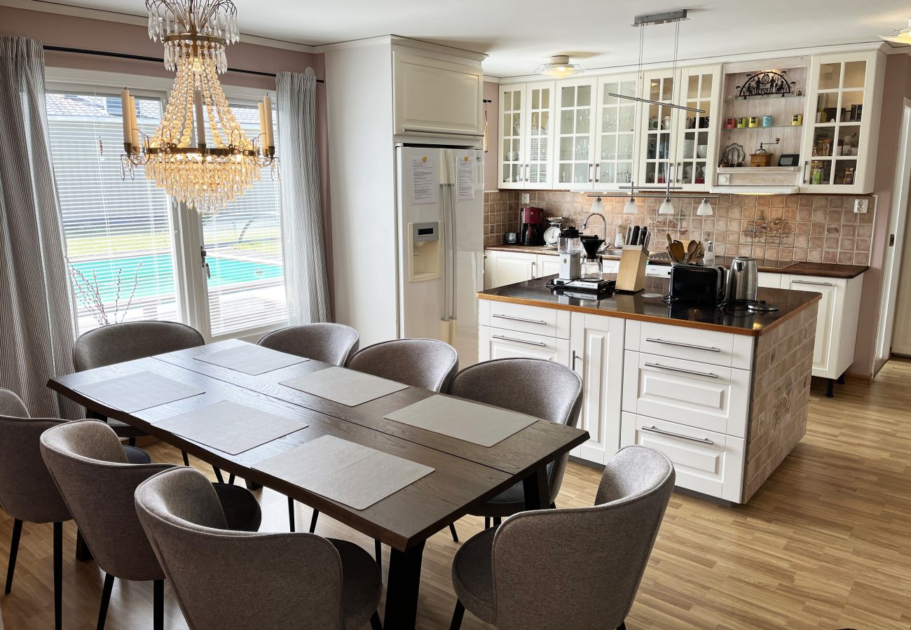 House in Storebro - Large, nice villa with swimming pool located in Storebro | SE05079