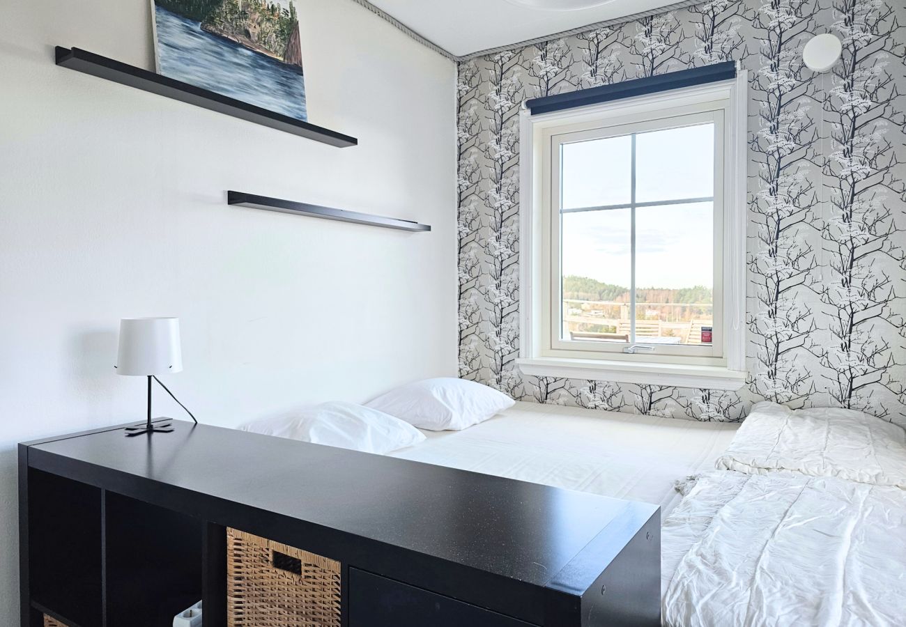 House in Henån - Villa with beautiful view and sauna in Henån | SE09106