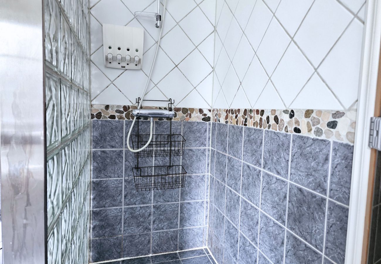 House in Henån - Villa with beautiful view and sauna in Henån | SE09106