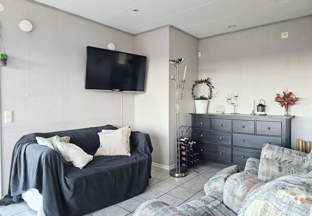 House in Henån - Villa with beautiful view and sauna in Henån | SE09106