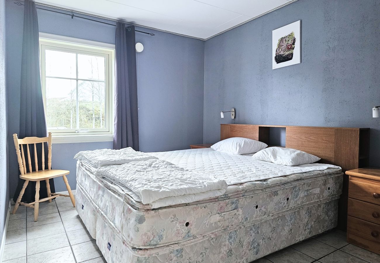 House in Henån - Villa with beautiful view and sauna in Henån | SE09106