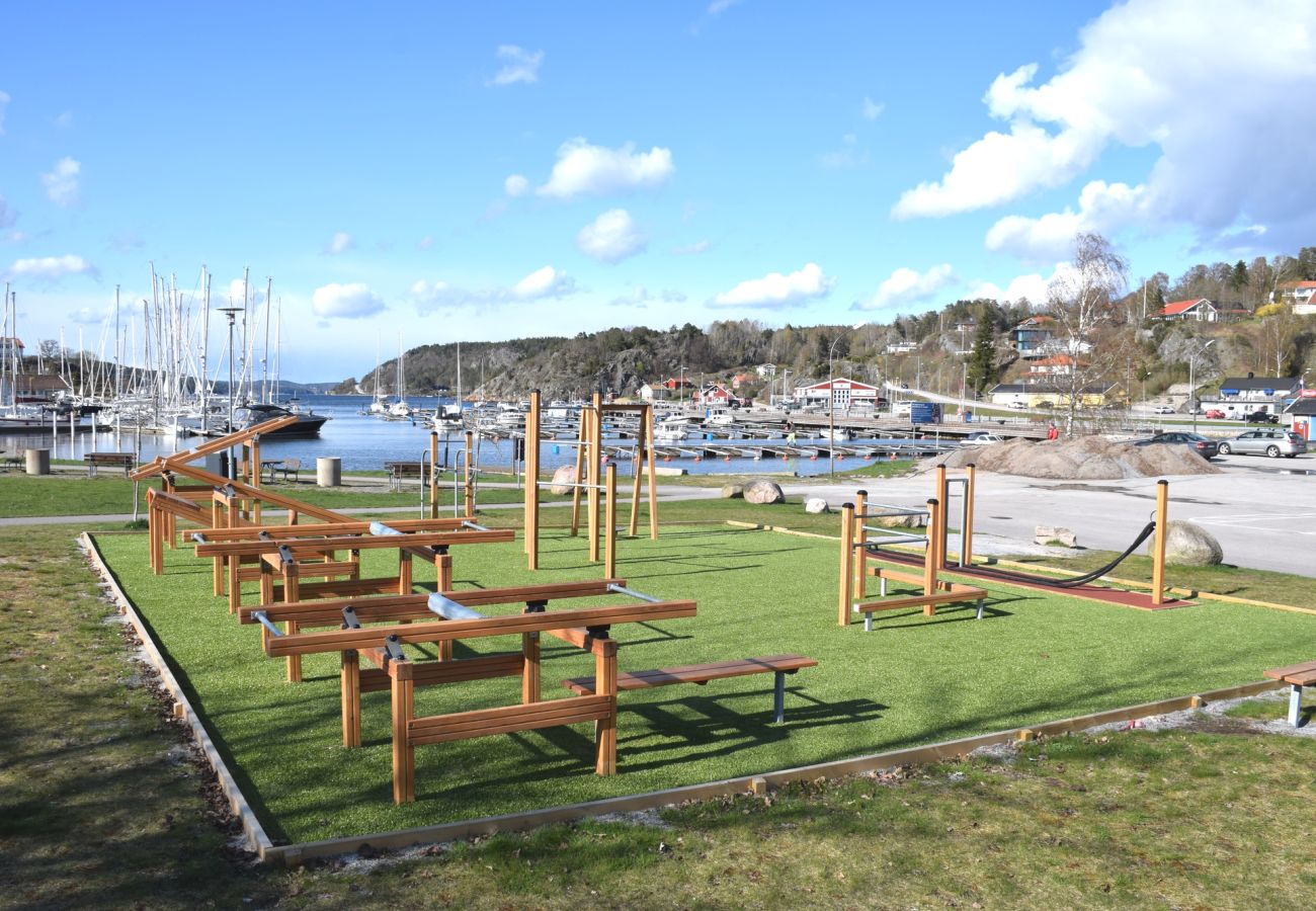 House in Henån - Villa with beautiful view and sauna in Henån | SE09106