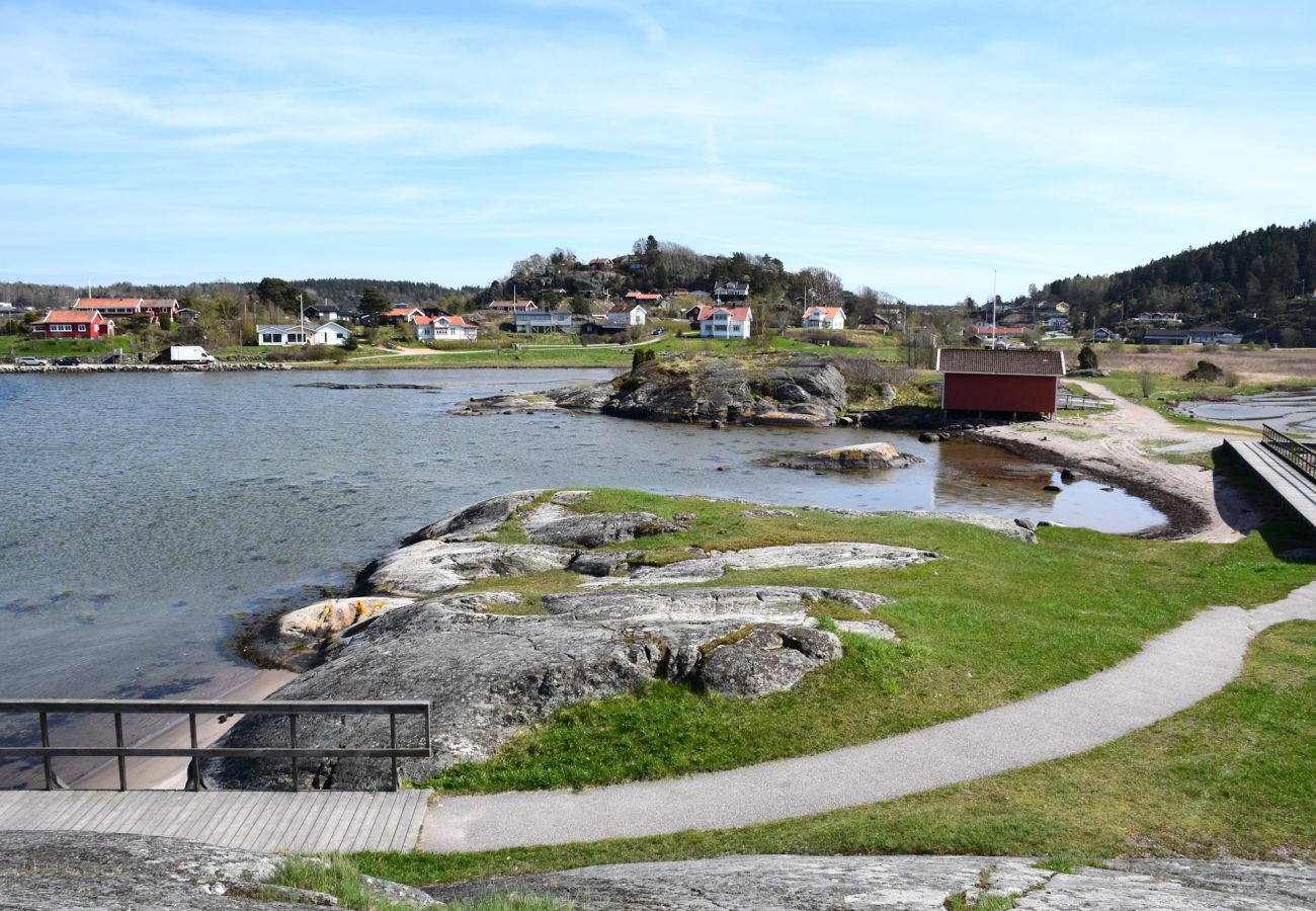 House in Henån - Villa with beautiful view and sauna in Henån | SE09106