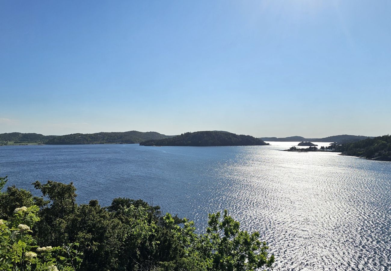 House in Henån - Villa with beautiful view and sauna in Henån | SE09106