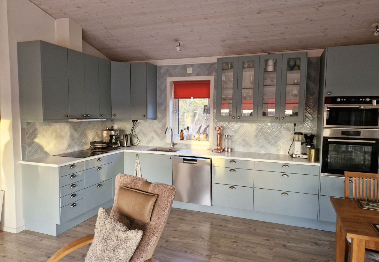House in Lärbro - Well-equipped Holiday Home in a Peaceful Setting on Northern Gotland | SE12055