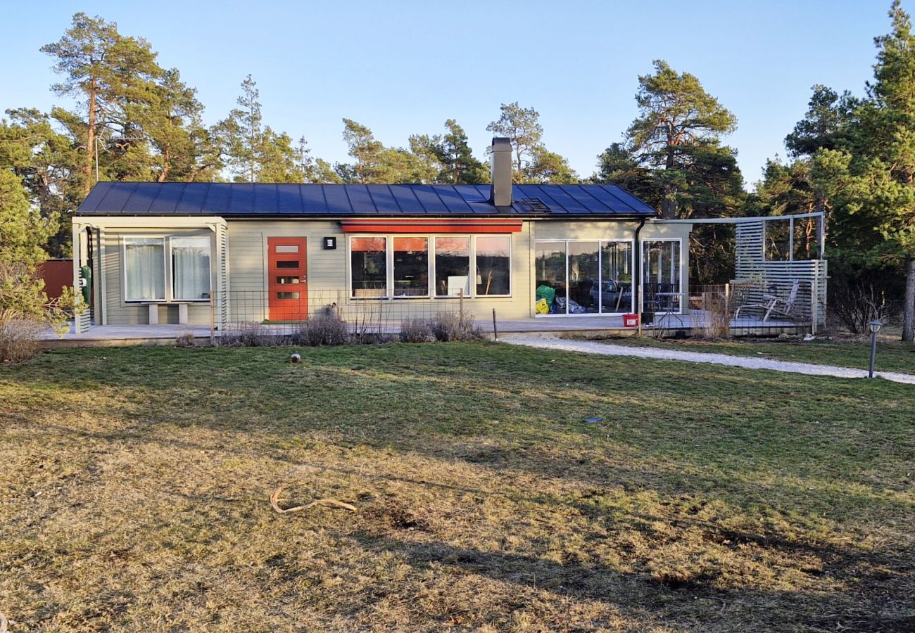 House in Lärbro - Well-equipped Holiday Home in a Peaceful Setting on Northern Gotland | SE12055
