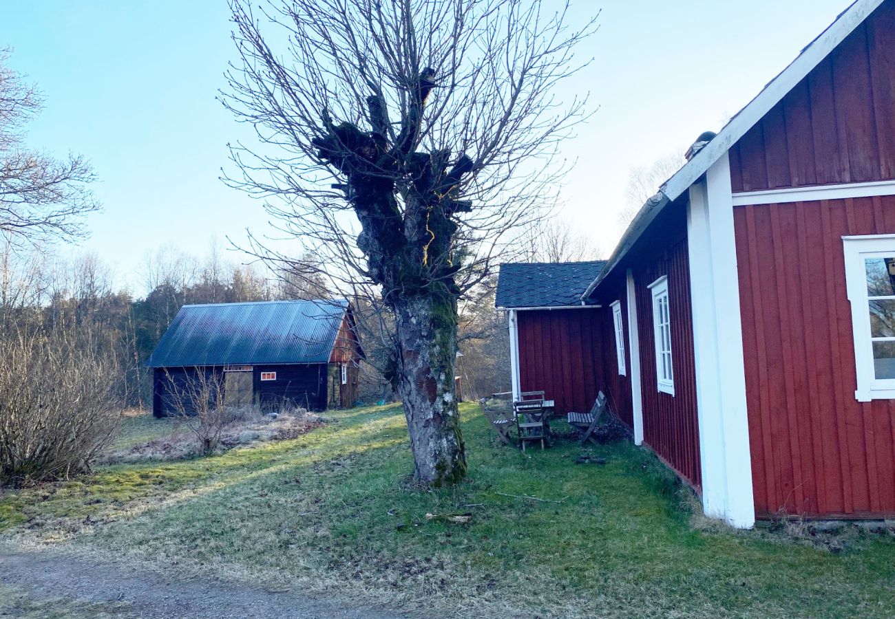House in Markaryd - Charming Old Cottage in Scenic Southern Småland, Just Outside Markaryd | SE07057