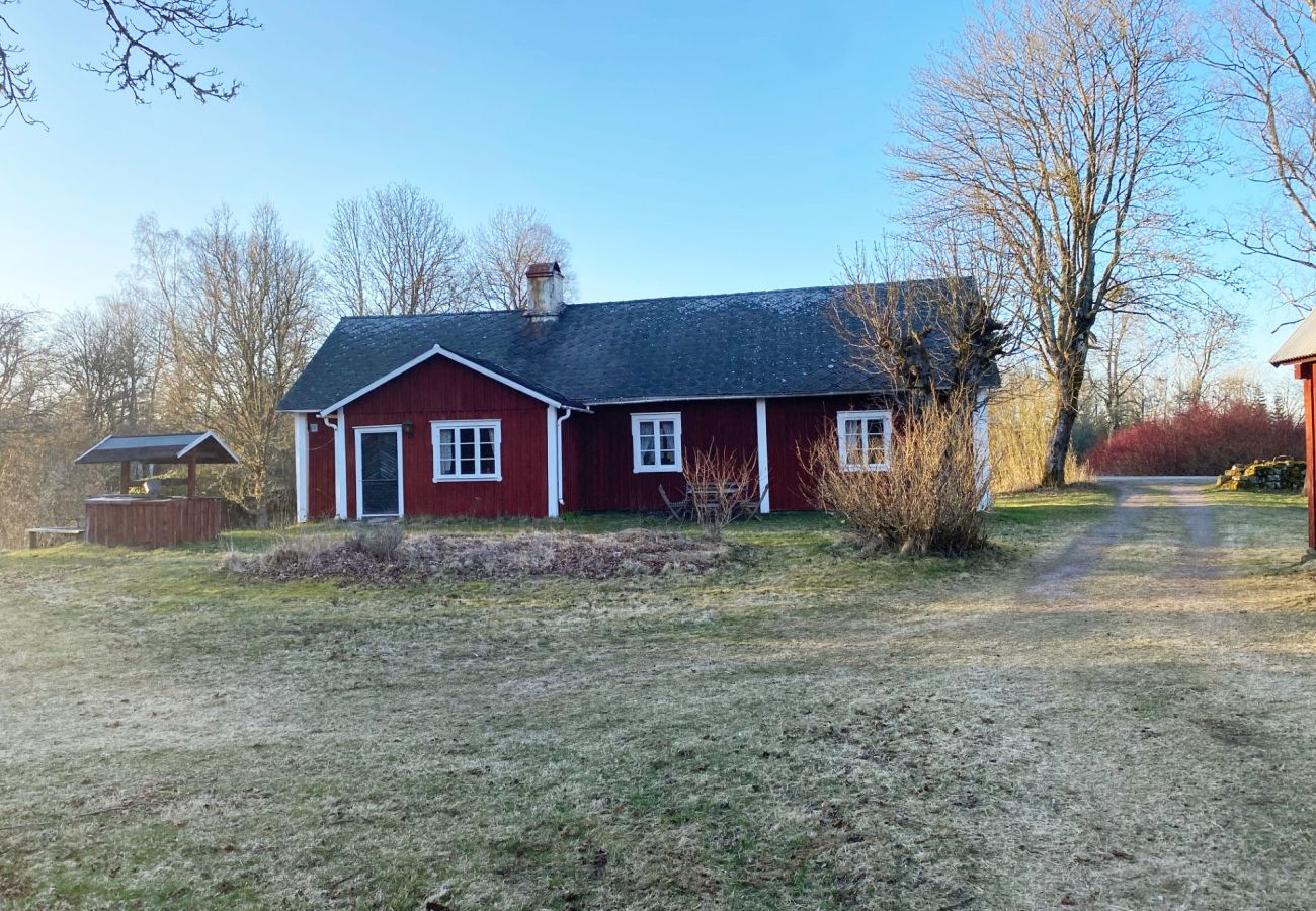 House in Markaryd - Charming Old Cottage in Scenic Southern Småland, Just Outside Markaryd | SE07057