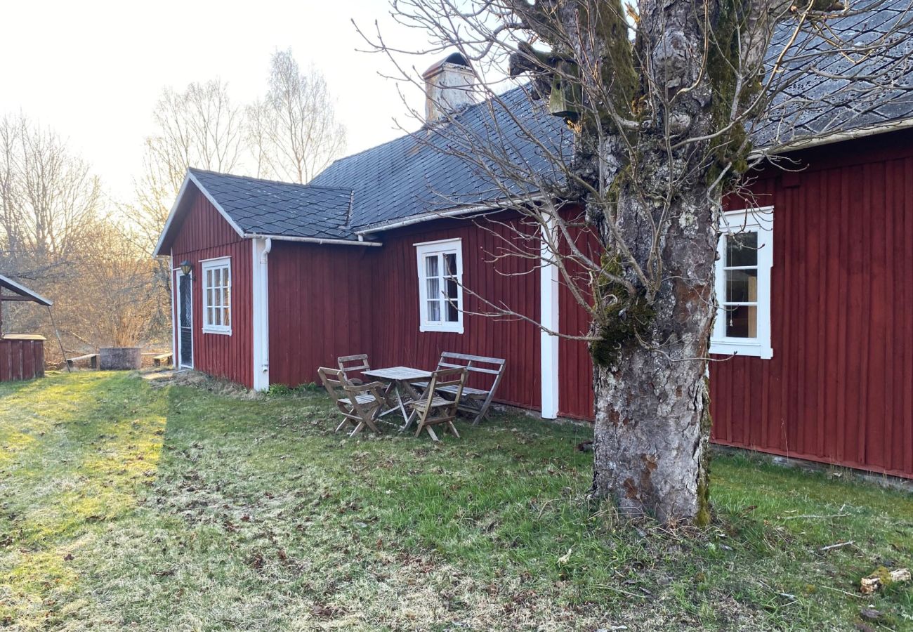 House in Markaryd - Charming Old Cottage in Scenic Southern Småland, Just Outside Markaryd | SE07057
