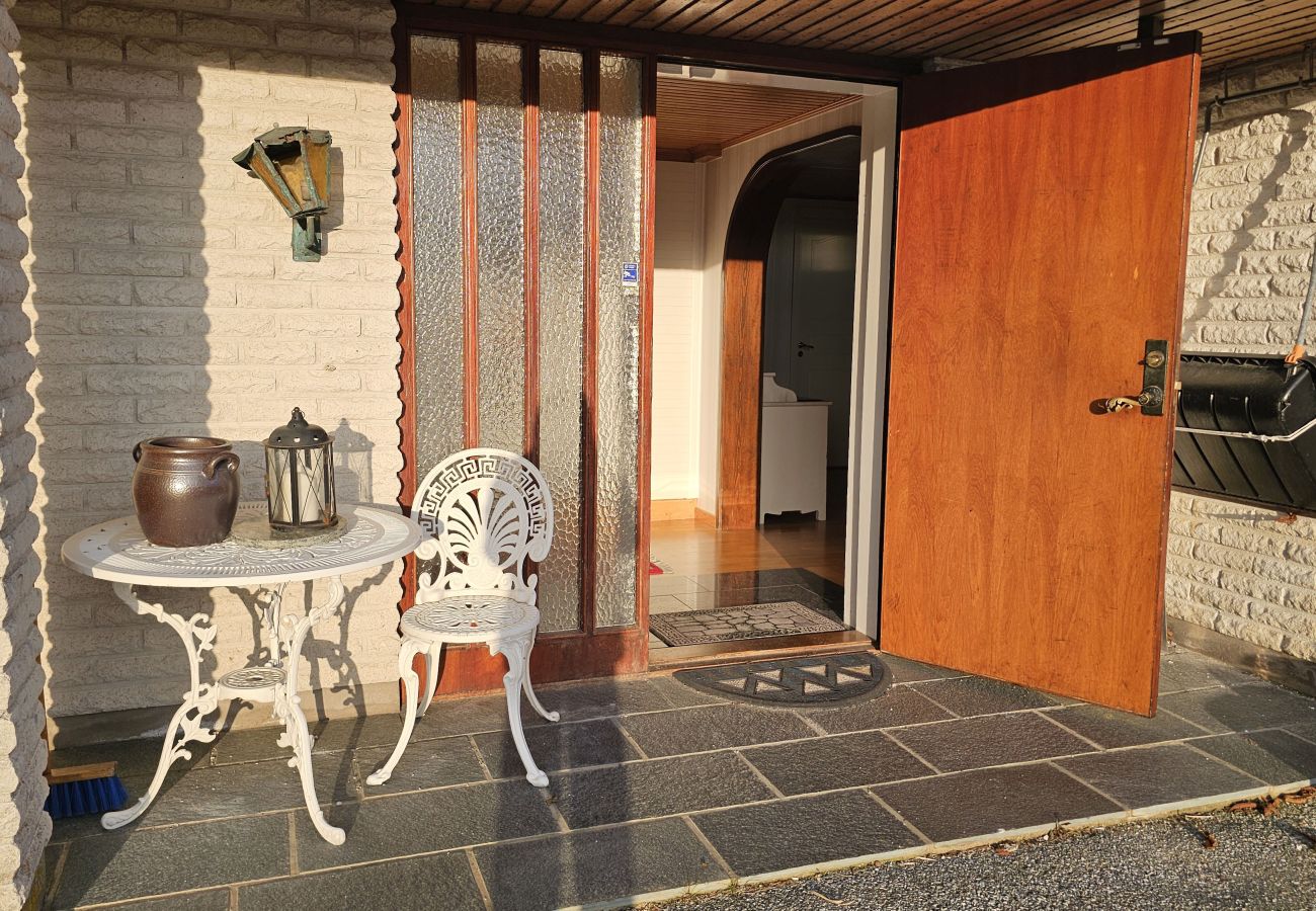 House in Skärhamn - Spacious house near the sea and town centre in Skärhamn | SE09107