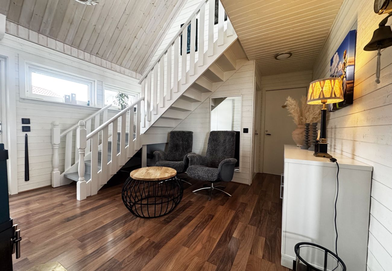 House in Kungshamn - Holiday home in beautiful Kungshamn – perfect for two families | SE09079