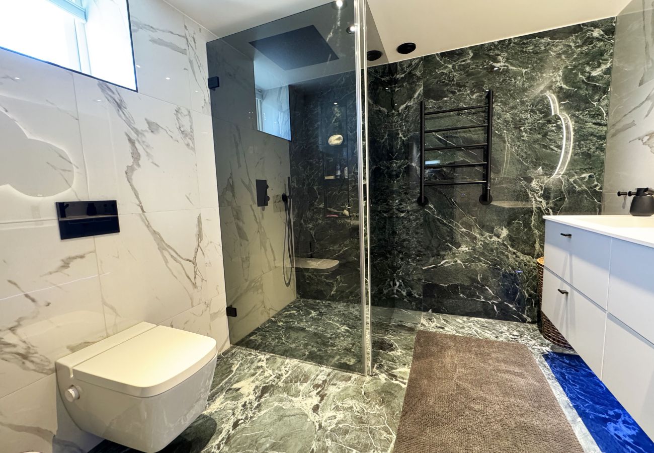 House in Göteborg - Very nice apartment in the basement, Mölndal/Gothenburg |SE08022