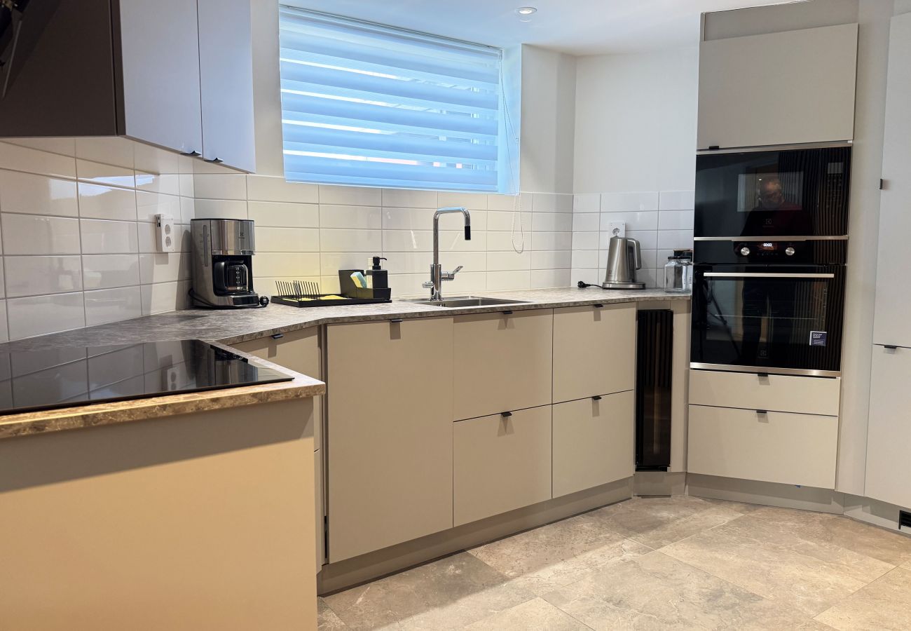 House in Göteborg - Very nice apartment in the basement, Mölndal/Gothenburg |SE08022