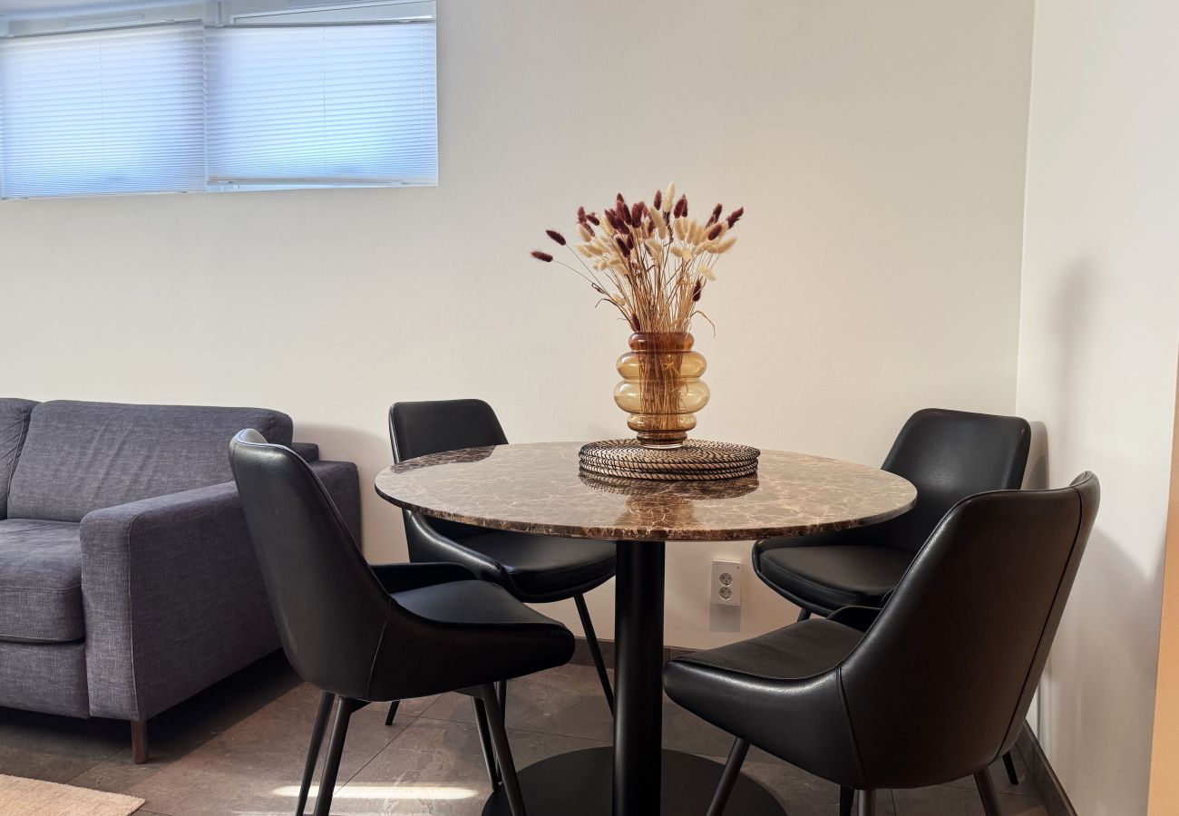House in Göteborg - Very nice apartment in the basement, Mölndal/Gothenburg |SE08022