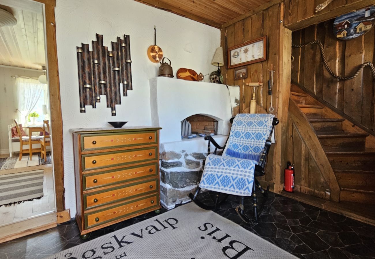 House in Hälleviksstrand - West Coast house 50m from the harbor in Edshultshall | SE09108