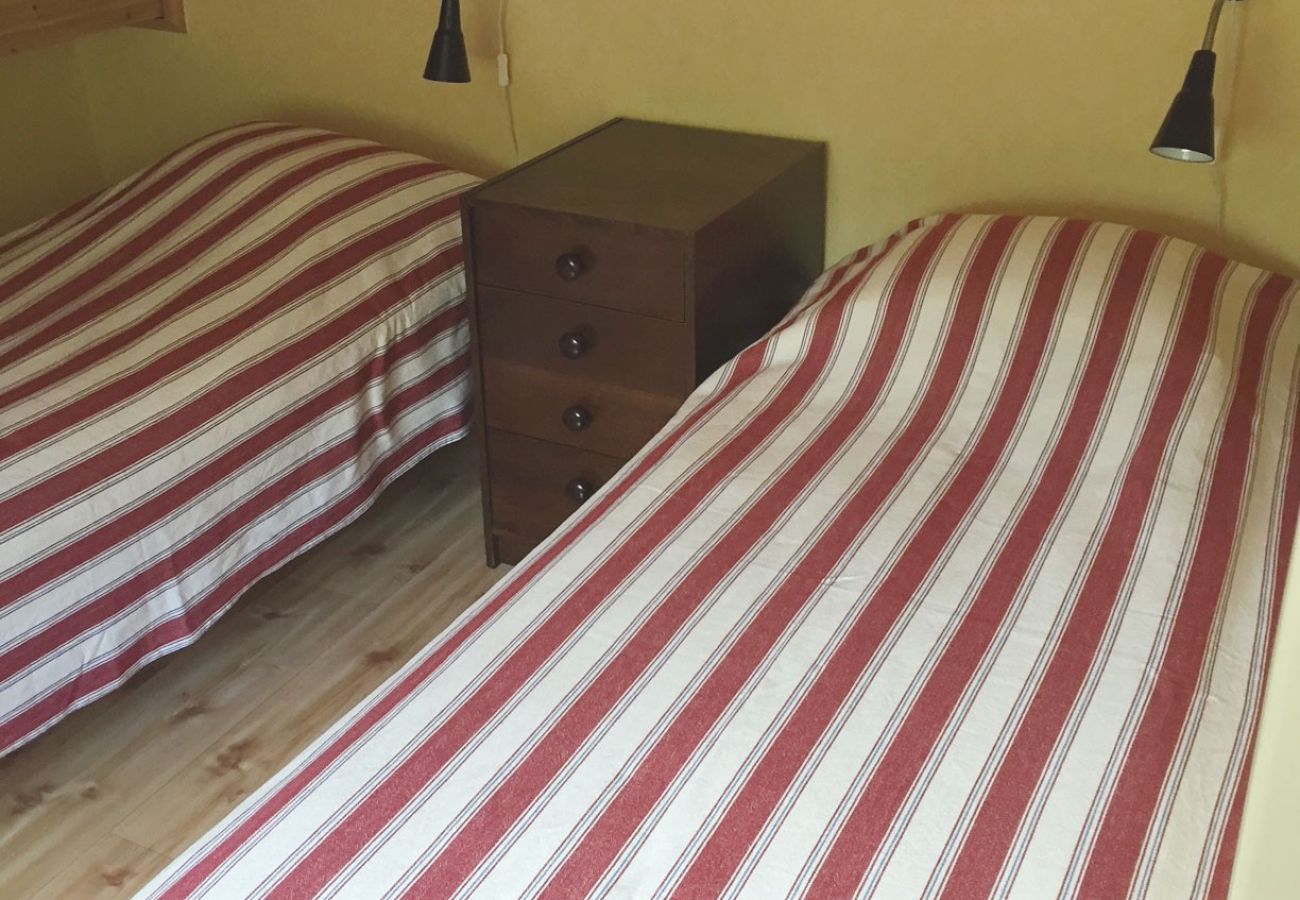 House in Nösund - Fresh and nice cottage, near the seaside resort Nösund SE09111