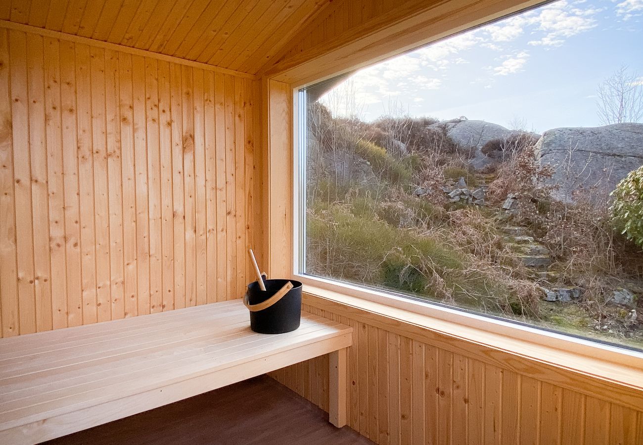 House in Hjälteby - Architect-designed villa with pool, sauna and sea view in Mjörn | SE09124