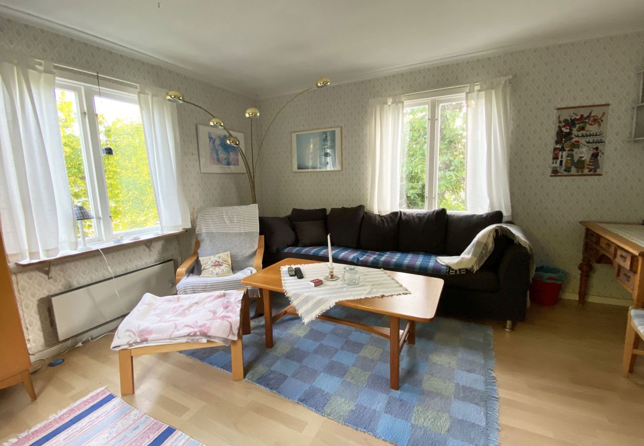 House in Nösund - Simon’s Cottage with Private Shoreline in Boxvik, Orust | SE09128