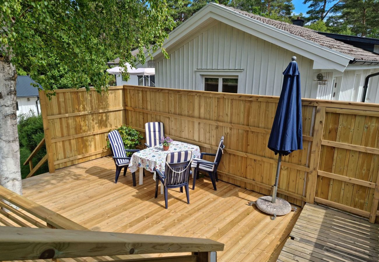 House in Varekil - Cozy cottage on beautiful Rossö, Orust | SE09130