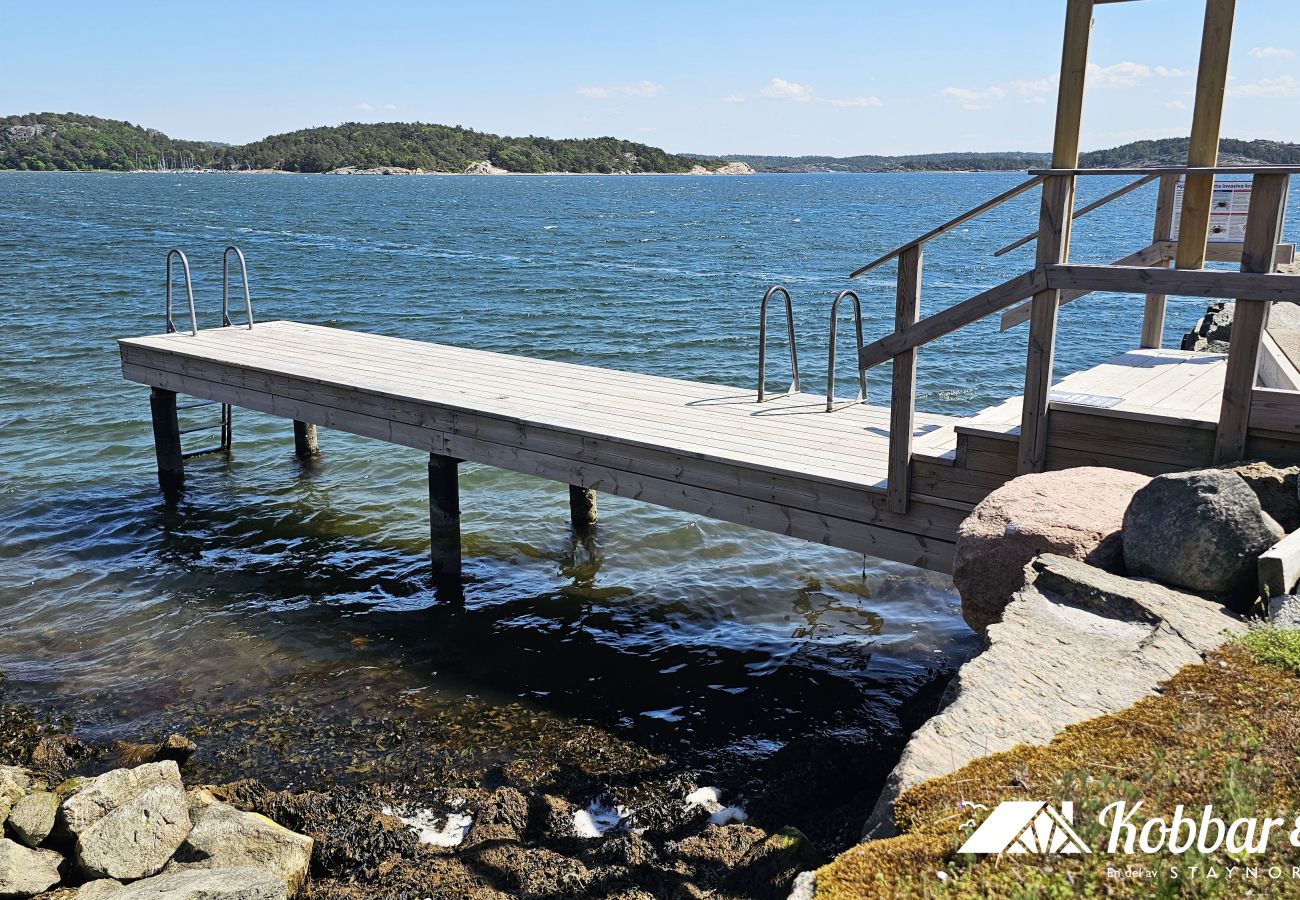 House in Varekil - Cozy cottage on beautiful Rossö, Orust | SE09130