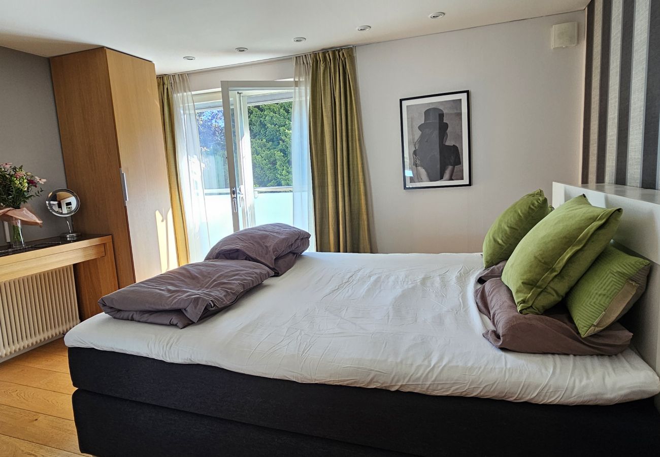 Villa in Stenungsund - Spacious and exclusive house in Stenungsund with pool, sauna and close to the sea | SE09109