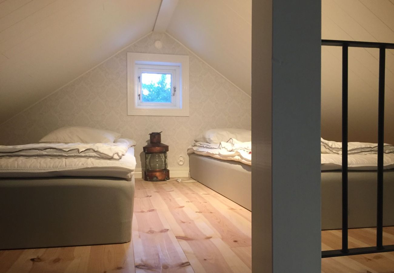House in Höviksnäs - Charming cottage in Höviksnäs just 500m from the sea | SE09116