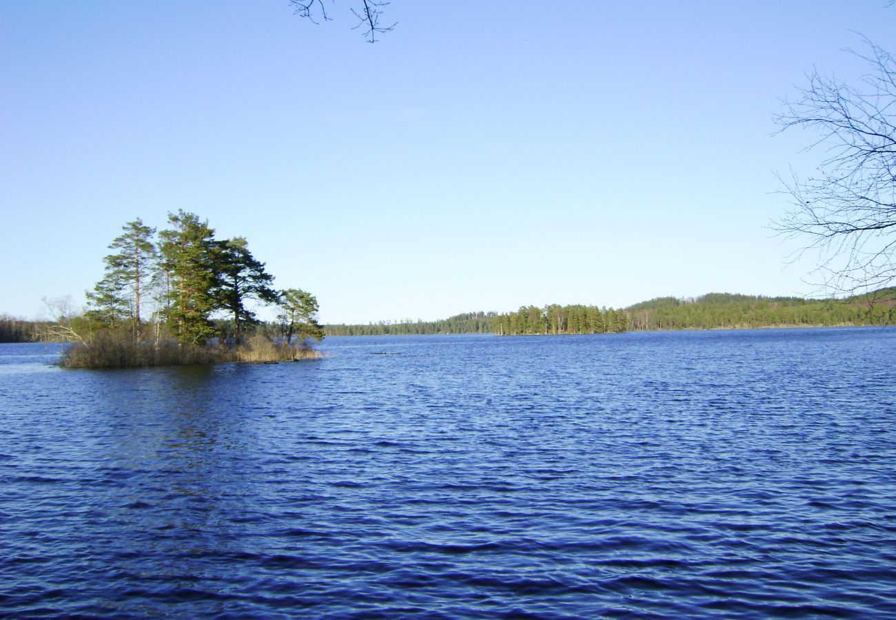 House in Målilla - Welcome to our house by Lake Flaten | SE05099