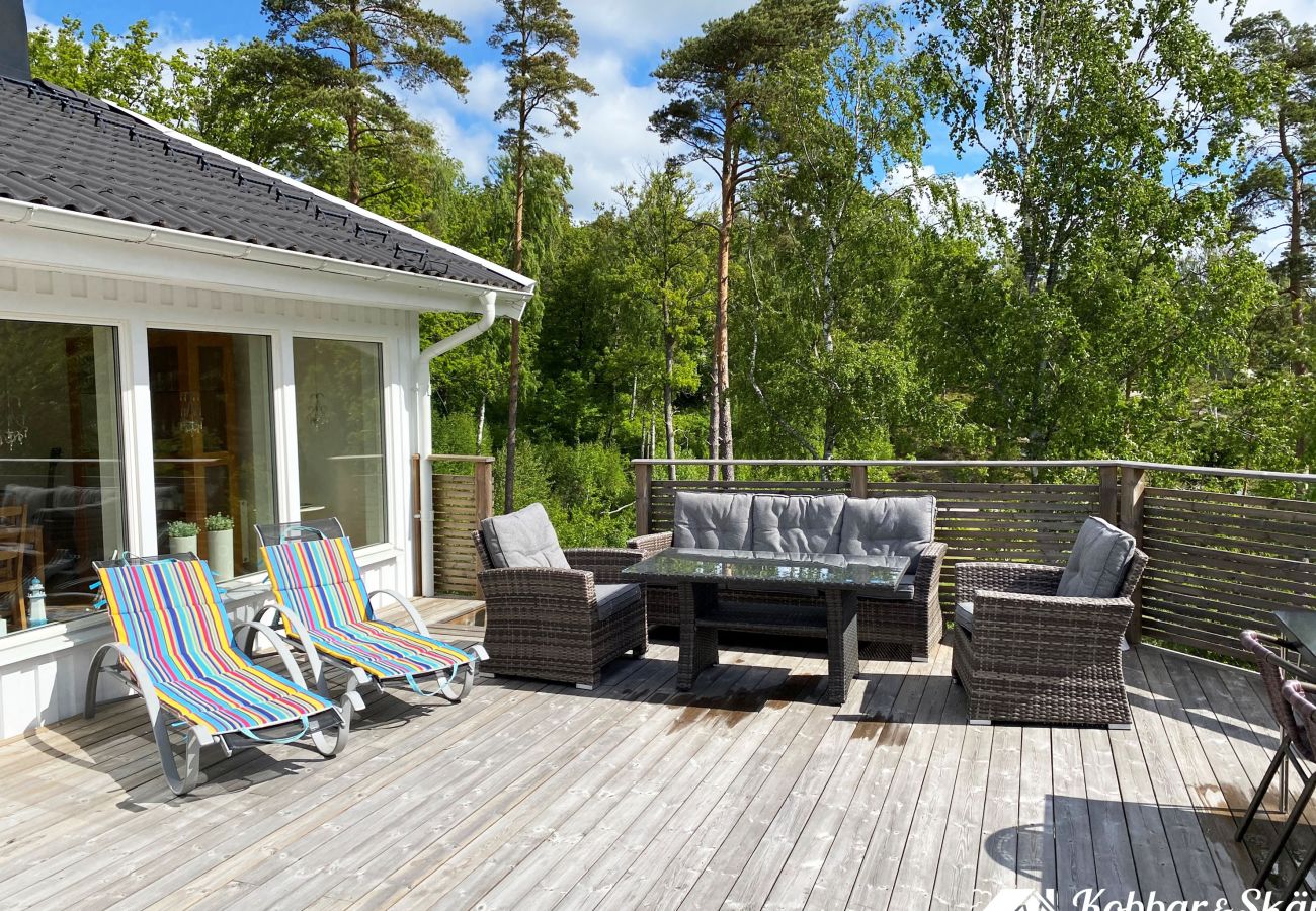 House in Varekil - Well-kept house with sauna, pool table, 650 m to the beach | SE09135