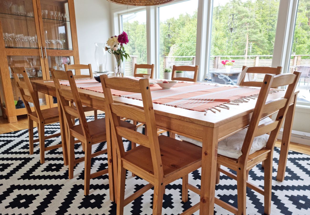 House in Varekil - Well-kept house with sauna, pool table, 650 m to the beach | SE09135