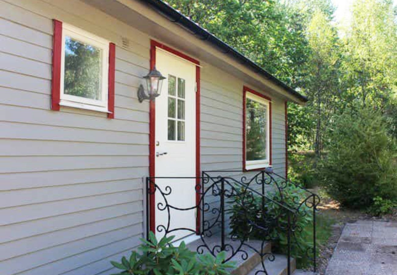 House in Henån - Peaceful forest, two cottages 600 m from sea | SE09136