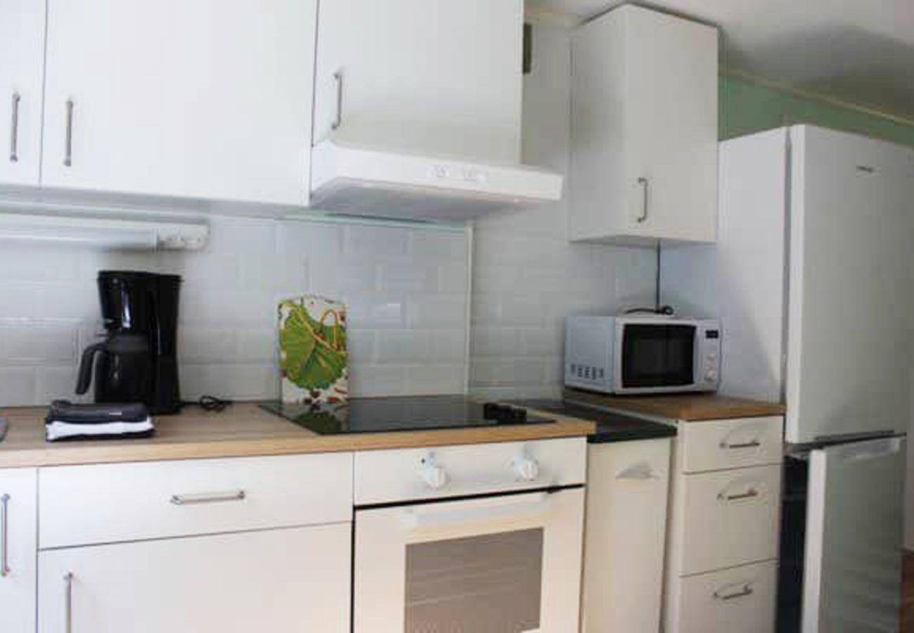 House in Henån - Peaceful forest, two cottages 600 m from sea | SE09136
