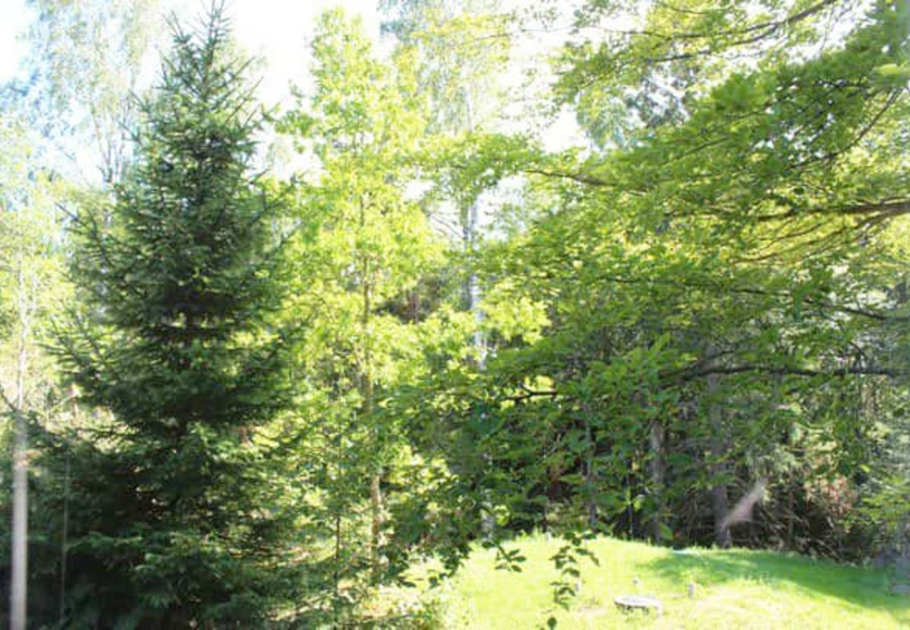 House in Henån - Peaceful forest, two cottages 600 m from sea | SE09136