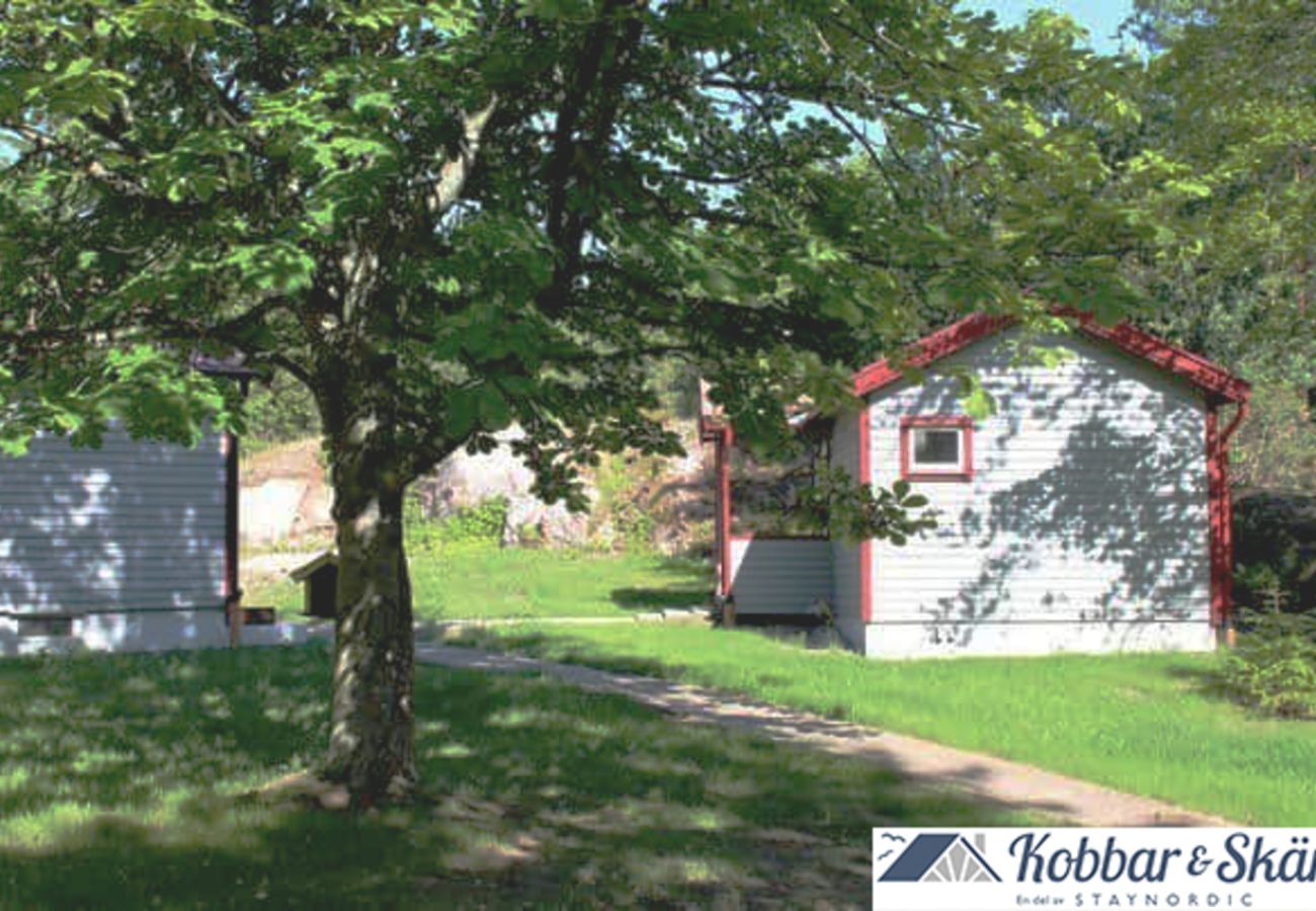 House in Henån - Peaceful forest, two cottages 600 m from sea | SE09136