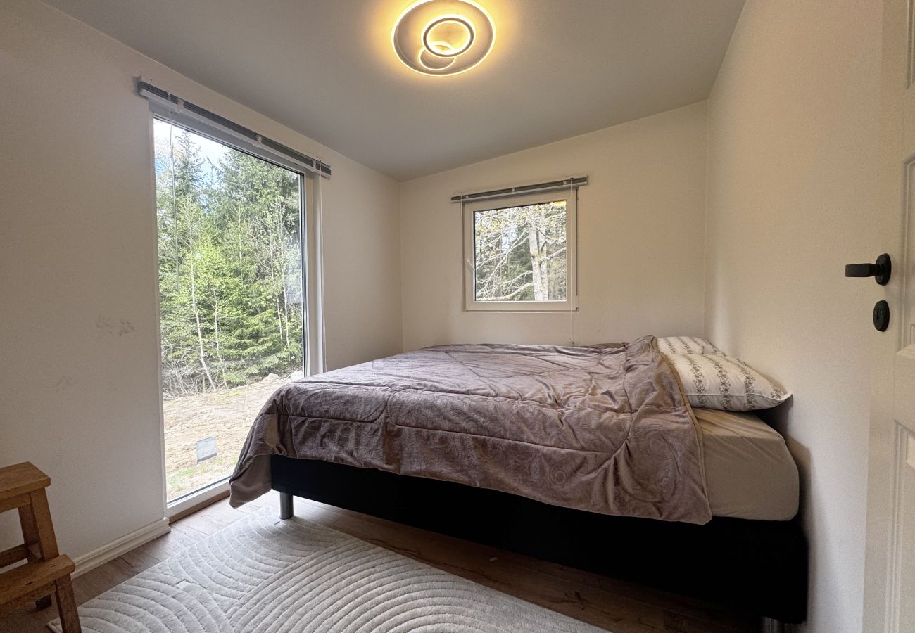 House in Borås - Cozy holiday home near the lake  - perfect for the family |SE08058