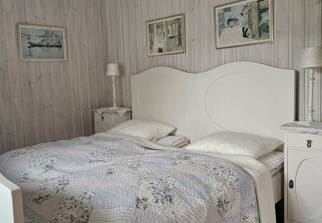 House in Ellös - Spacious holiday home in Ellös, 300 m to a beautiful sandy beach | SE09113 House in Ellös - Spacious holiday home in Ellös, 300 m to a beautiful sandy beach | SE09113