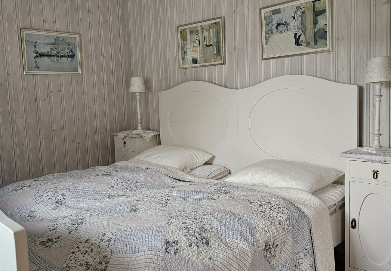 House in Ellös - Spacious holiday home in Ellös, 300 m to a beautiful sandy beach | SE09113