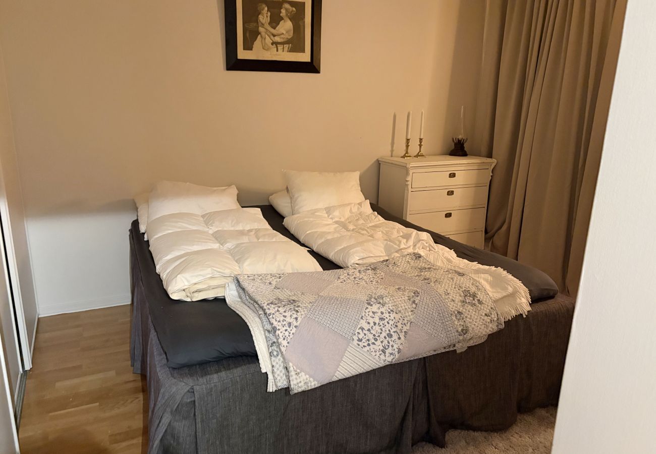 House in Ellös - Holiday home in Ellös, 300 m to a sandy beach | SE09113