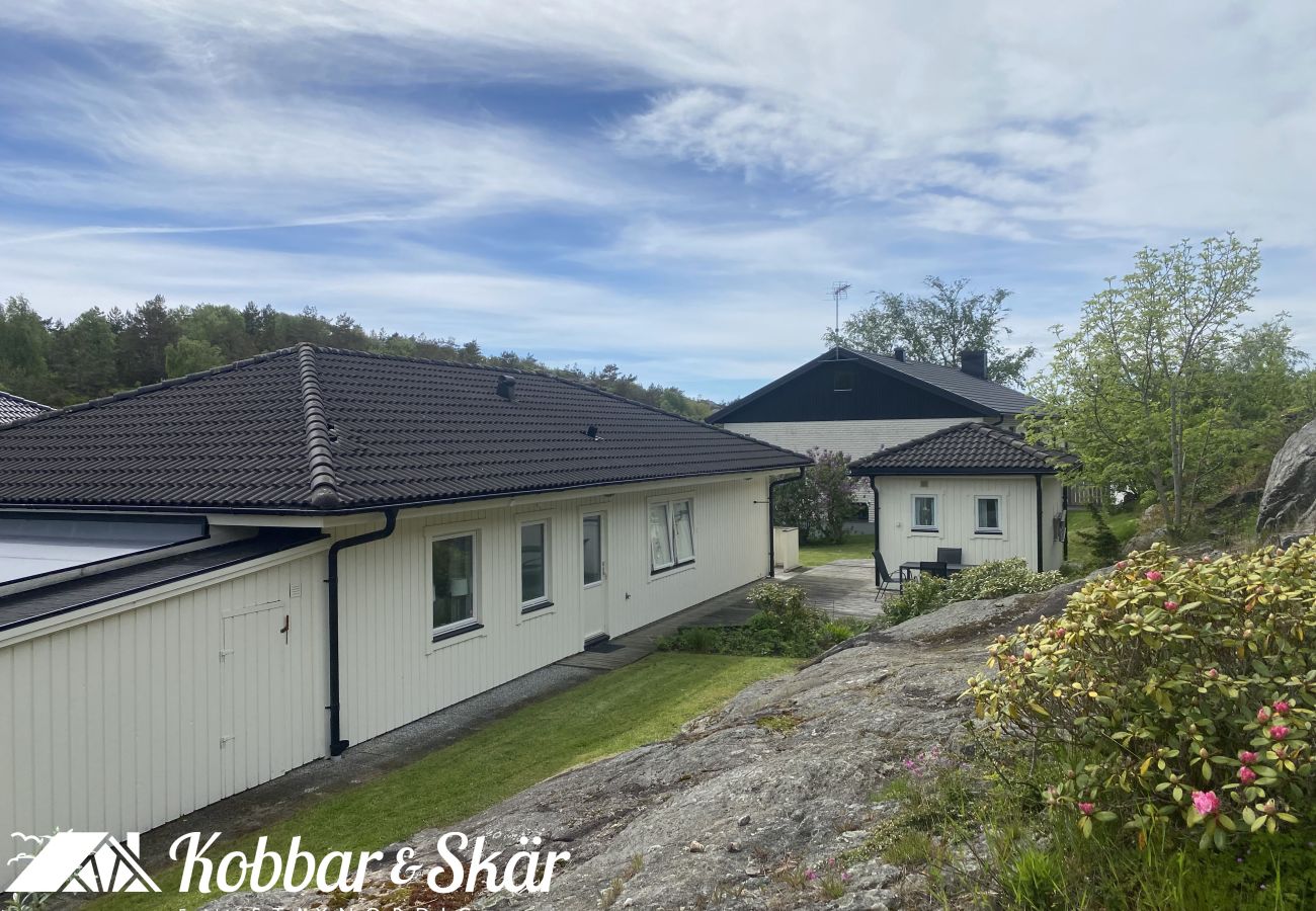 House in Ellös - Holiday home in Ellös, 300 m to a sandy beach | SE09113