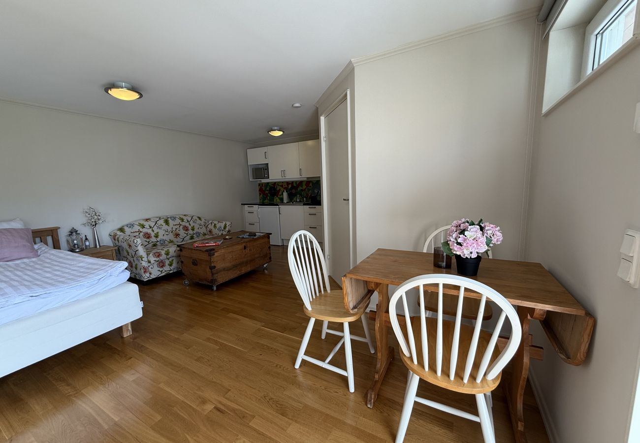 Studio in Motala - Annex for rent – ​​Near Mallboden and Lokverkstaden in beautiful Motala |SE10023