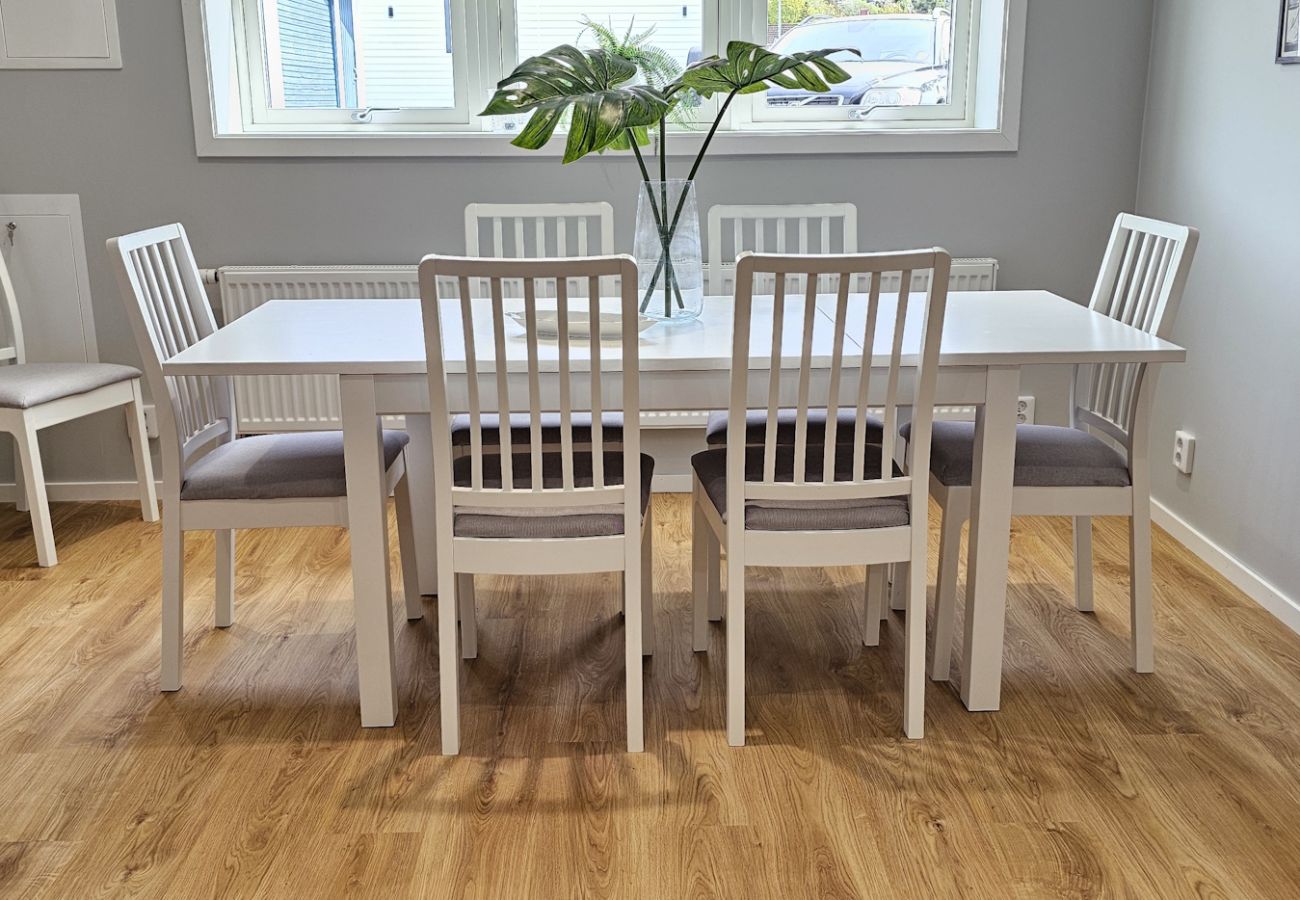 Apartment in Skärhamn - Newly renovated apartment in Skärhamn within walking distance to the beach | SE09138