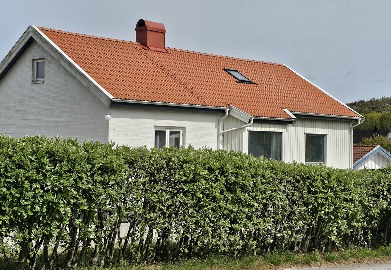 Apartment in Skärhamn - Newly renovated apartment in Skärhamn within walking distance to the beach | SE09138