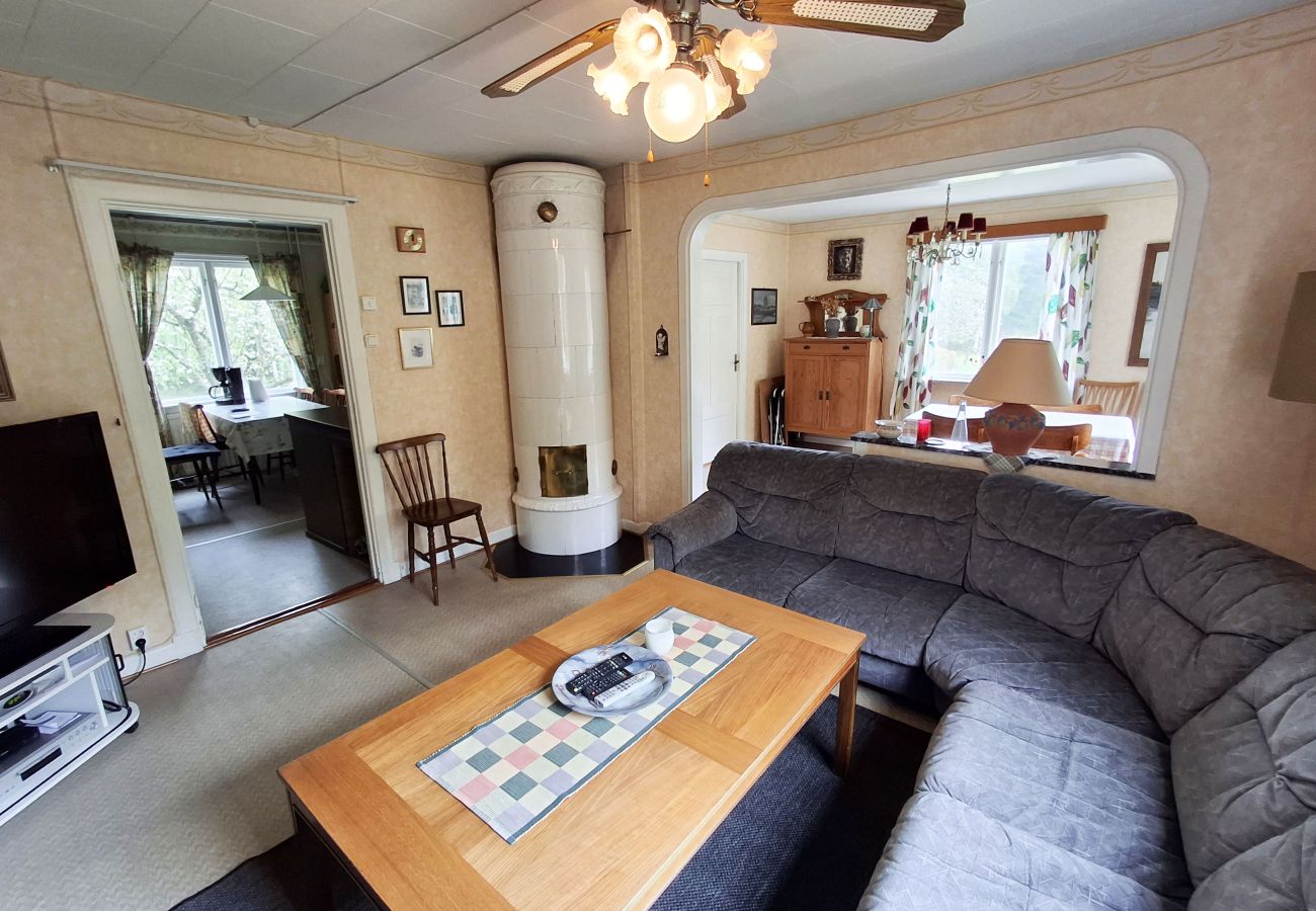 House in Lönsboda -  Charming Holiday Home in Forest Idyll near Tosthult | SE01078