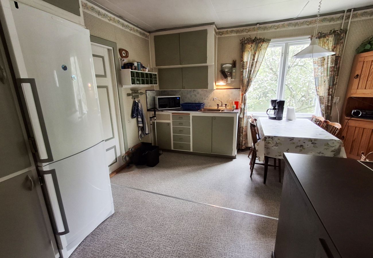 House in Lönsboda -  Charming Holiday Home in Forest Idyll near Tosthult | SE01078