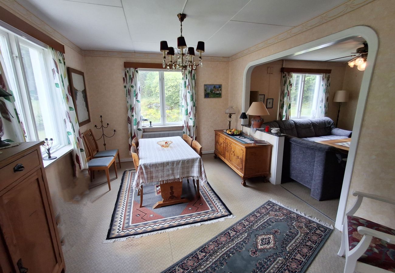 House in Lönsboda -  Charming Holiday Home in Forest Idyll near Tosthult | SE01078