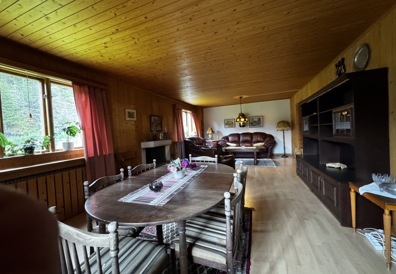House in Skillingsfors - Very beautifully situated cottage in Skillingsfors |SE18031