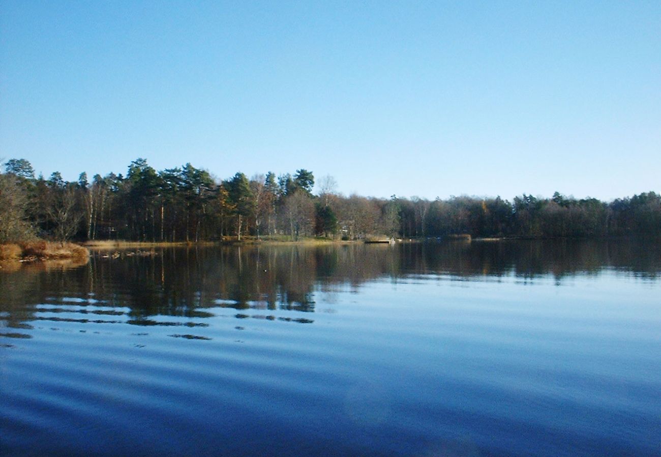 House in Västra Torup - Dream home by the water – with your own boat, wood-burning stove and generous terraces|SE01080